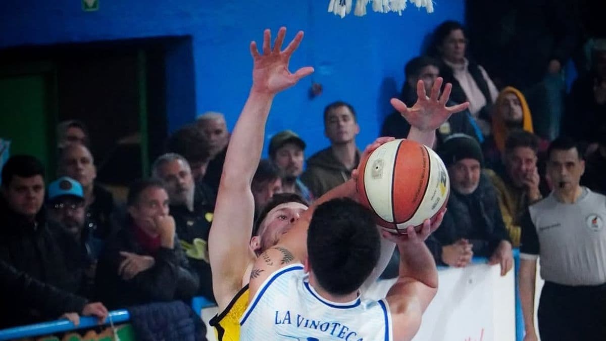 Básquet local: Comunicaciones quiere estirar la serie y Argentino gritar campeón