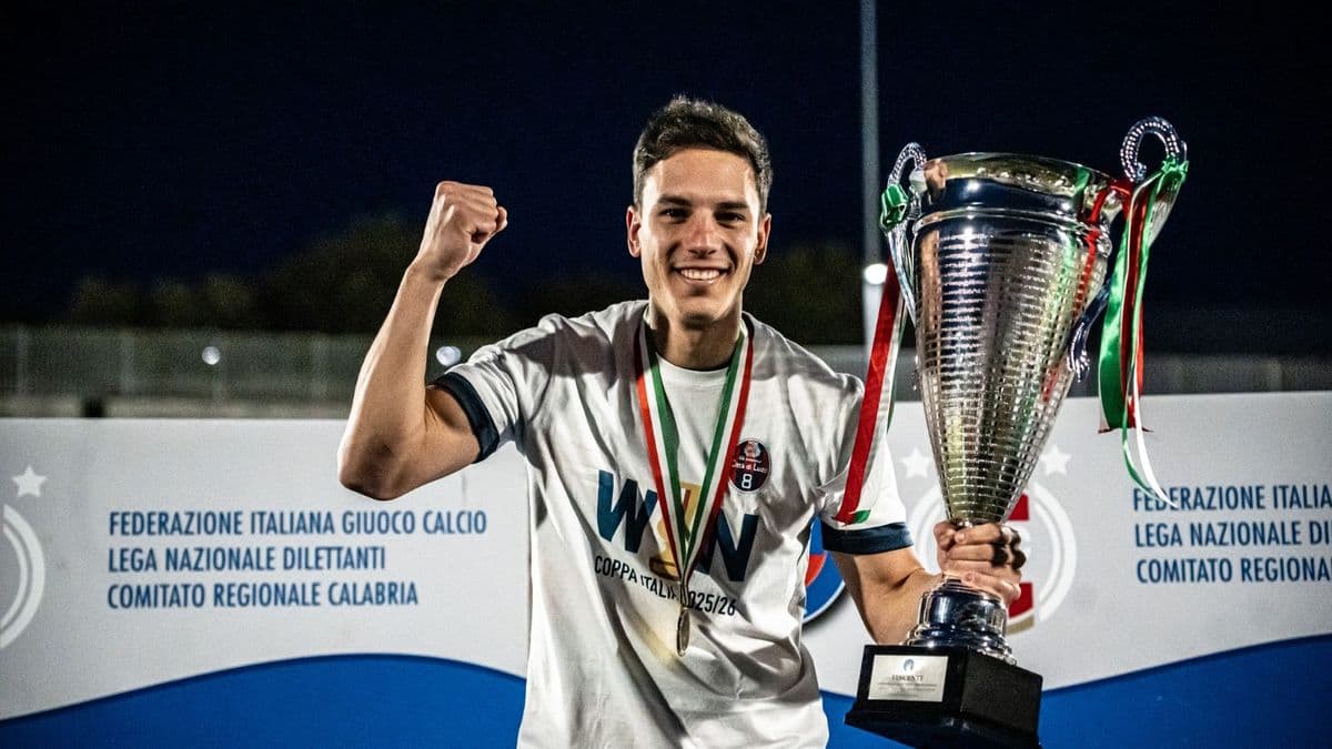 El futbolista de Ramallo Bautista Godoy, campeón de la Copa Italia en Calabria con DB Rossoblù Città di Luzzi
