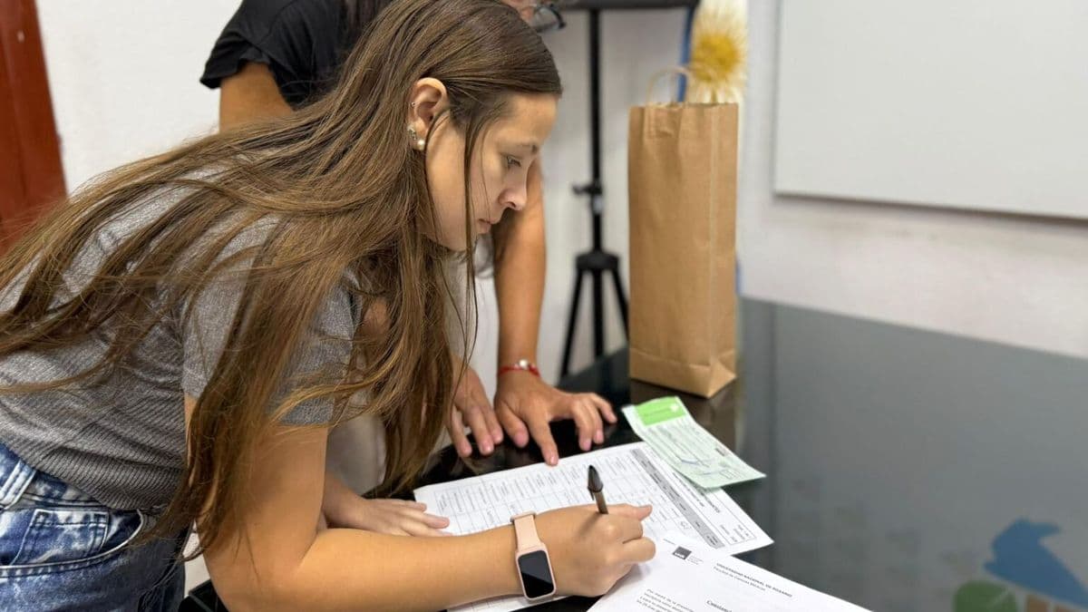 Ramallo comenzó a entregar becas para estudiantes de medicina tras meses de reclamos