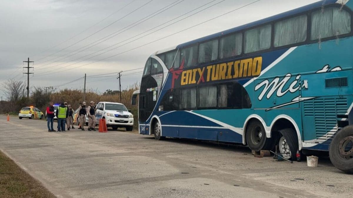 Zárate: operativo de Tránsito y Prefectura en el Camino 038 con retención de un colectivo