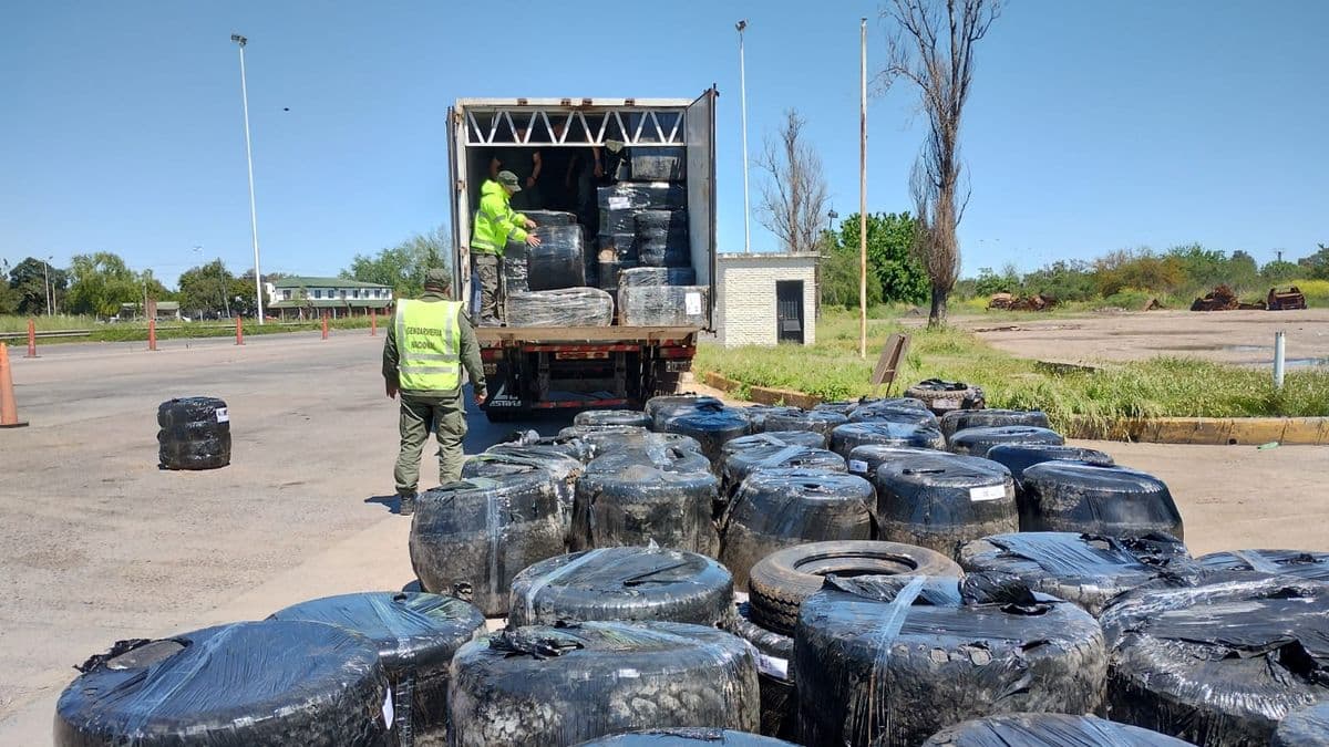 Zárate: Gendarmería secuestra 486 cubiertas de origen extranjero en operativo sobre la RN 12
