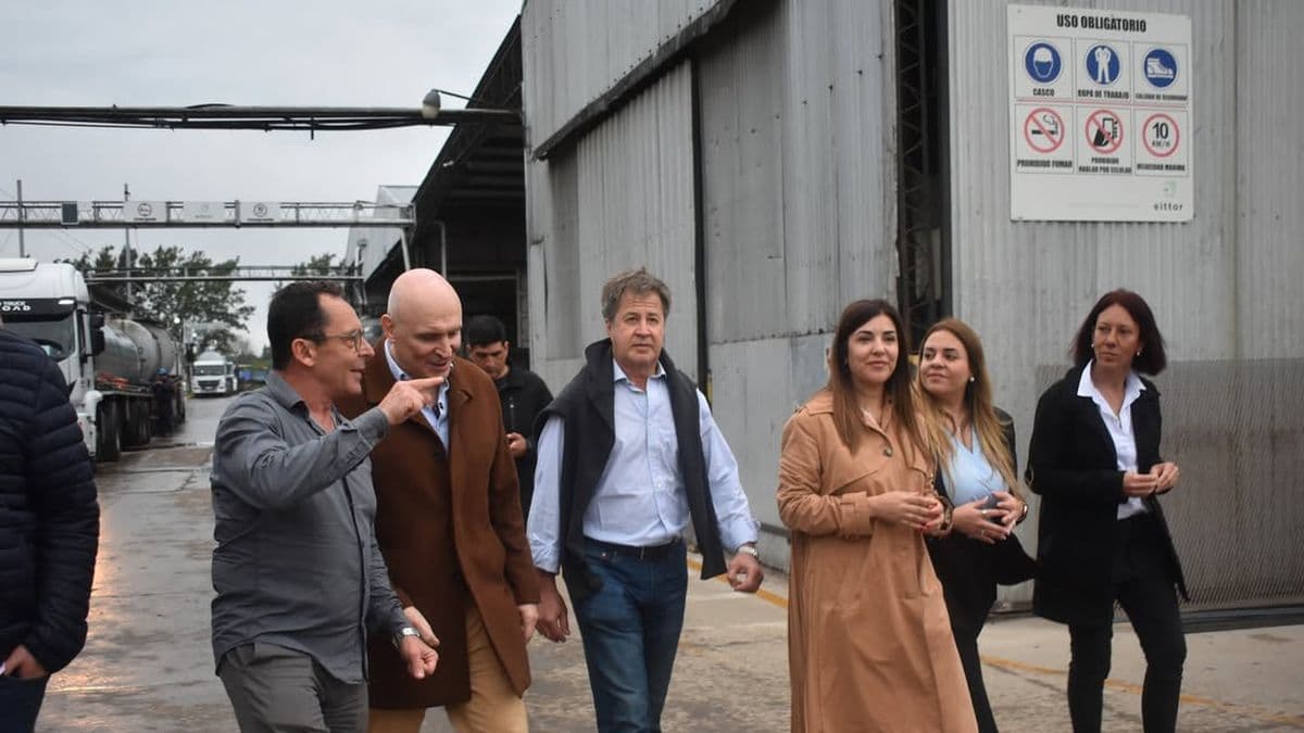 Visita a Eittor en Zárate: política e industria. Participaron Ritondo y Espert