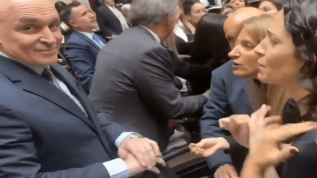 La política argentina, entre los gritos y la parálisis