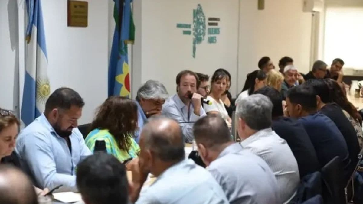 Provincia: Los gremios aumentan la presión sobre Axel Kicillof para discutir salarios