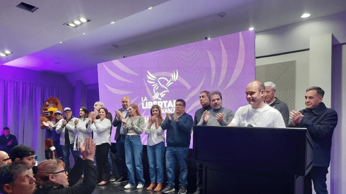 La Libertad Avanza cerró su campaña en San Nicolás con la presencia de Ritondo y Santilli