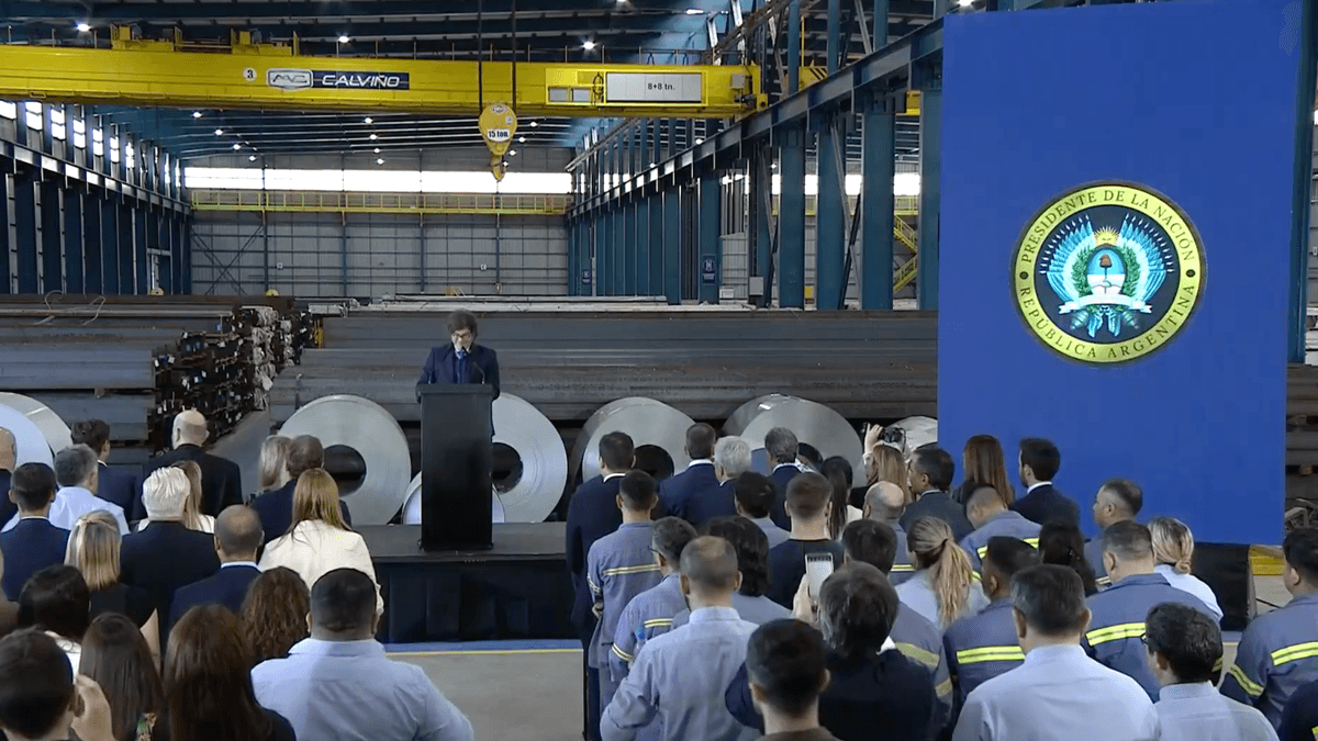 "Argentina Grande Otra Vez": Milei presentó en San Nicolás su plan de reformas laborales y tributarias