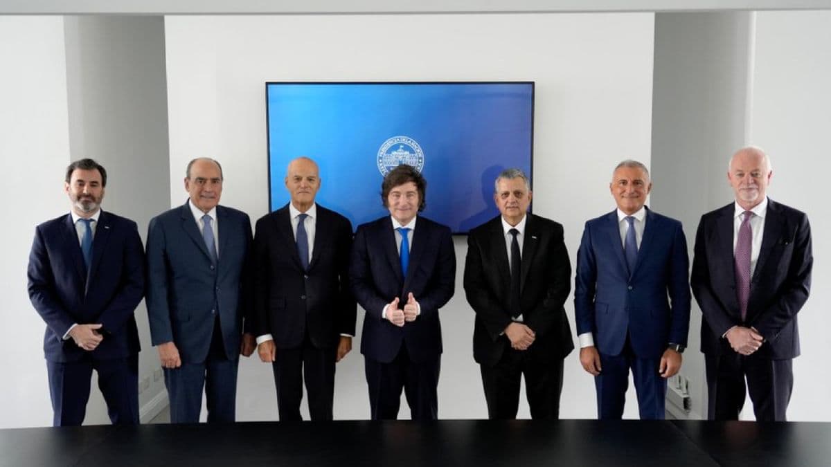 Acuerdo histórico: YPF y ENI invertirán en Vaca Muerta para exportar 12 millones de toneladas de GNL