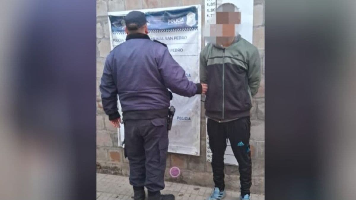 San Pedro: investigan a motochorros por el robo a un comercio y realizan allanamientos en dos domicilios