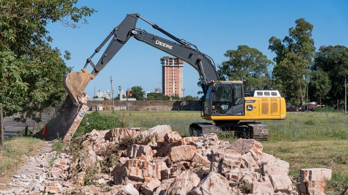 San Nicolás: Demuelen el muro del Batallón y avanza el plan para extender la Costanera