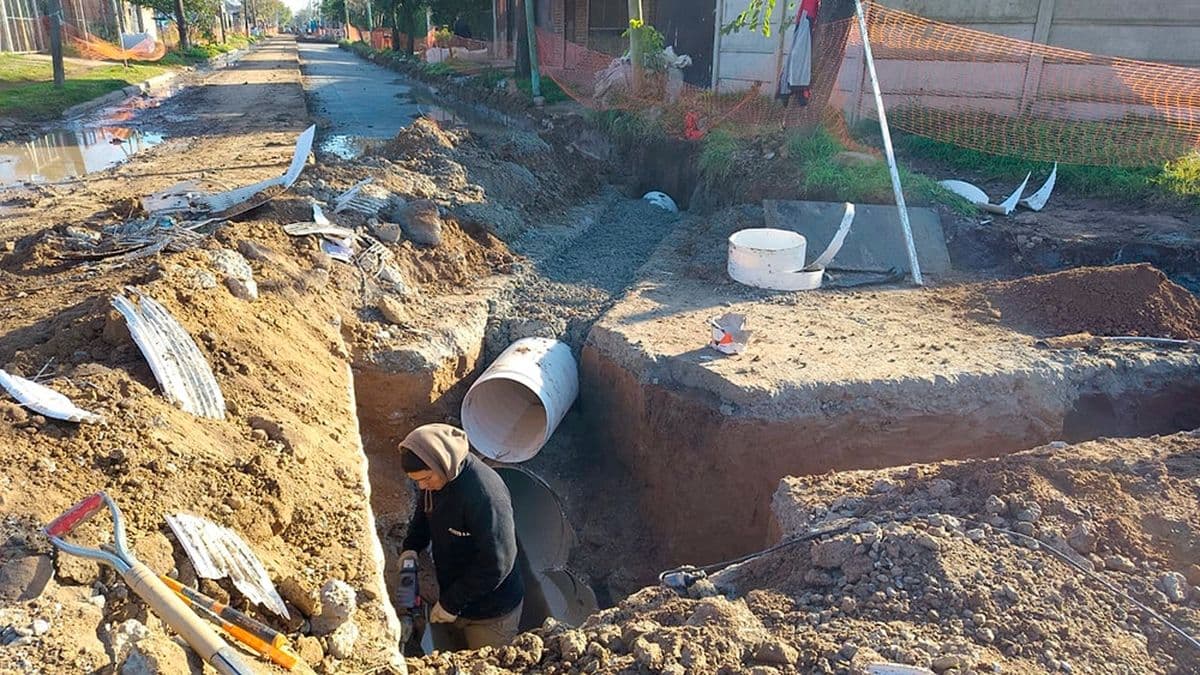 El Municipio de Zárate avanza con la obra clave de desagües pluviales en Moisés Lintridis