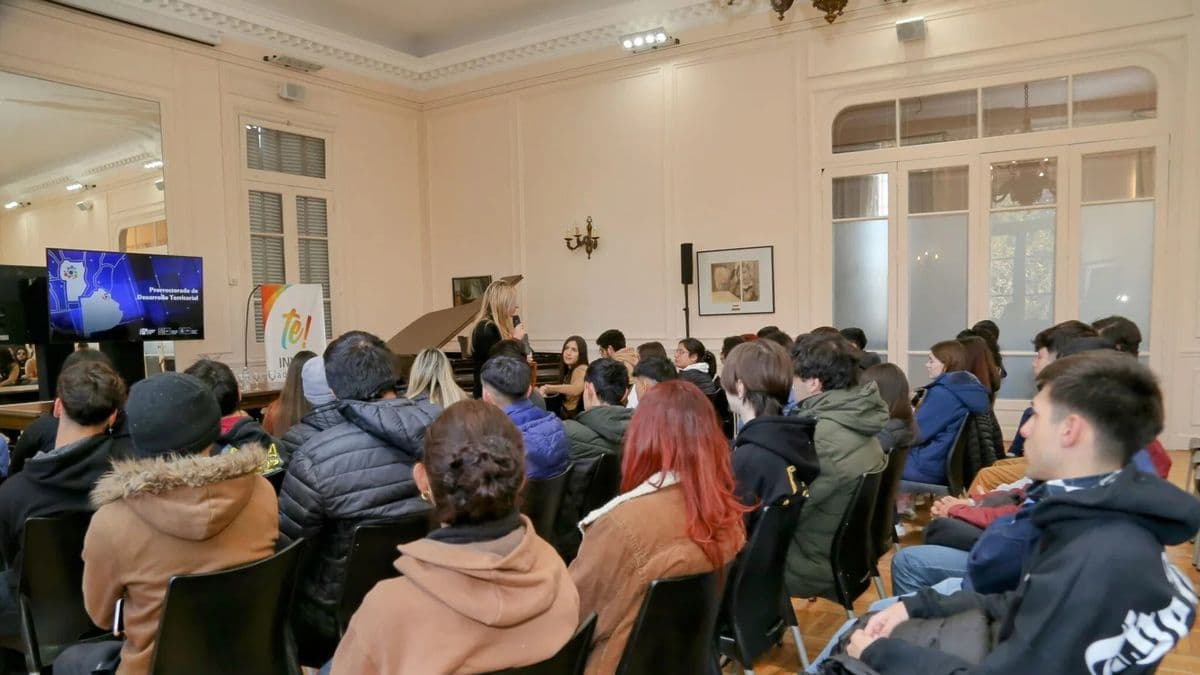Campus Norte Zárate presentó su oferta académica a jóvenes del Programa Educate de Toyota