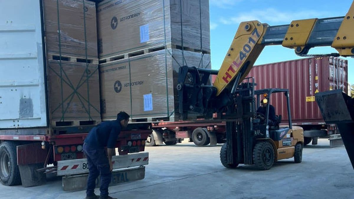 Zárate: llegaron los primeros 3.600 paneles solares al parque industrial