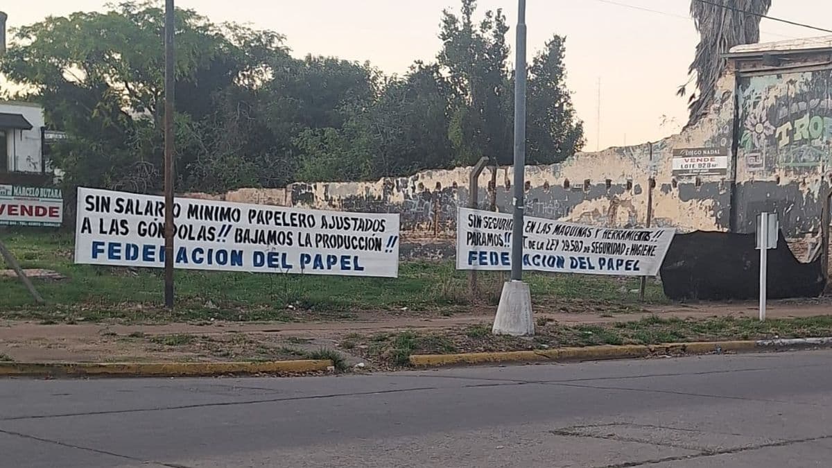 Ramallo: Papeleros mantienen el quite de colaboración y crece la tensión en la planta de Fiplasto