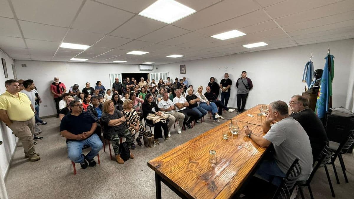 Soledad política en Ramallo: baja convocatoria de Poletti expone desgaste en el oficialismo
