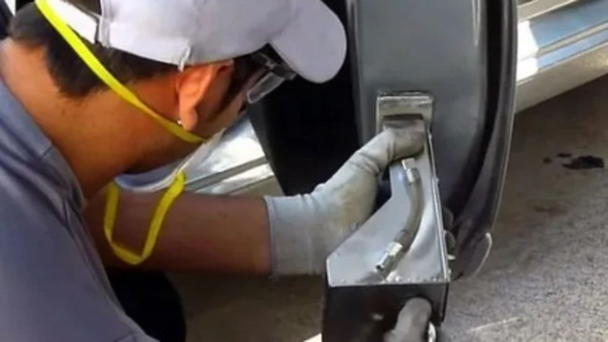Proponen que el grabado de autopartes deje de pagarse en la Provincia