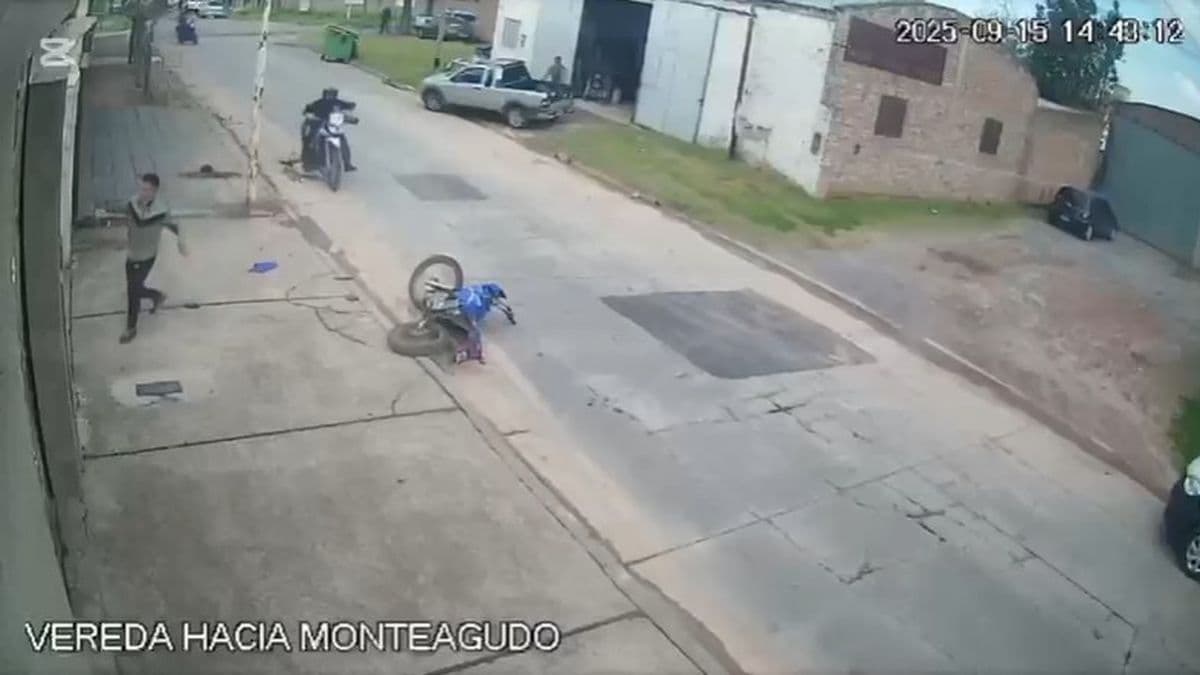 Una intensa persecución policial terminó con un sospechoso aprehendido en moto robada