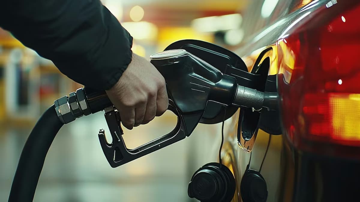 Ramallo suma una tasa del 2% al combustible y crece el reclamo por el uso de fondos municipales