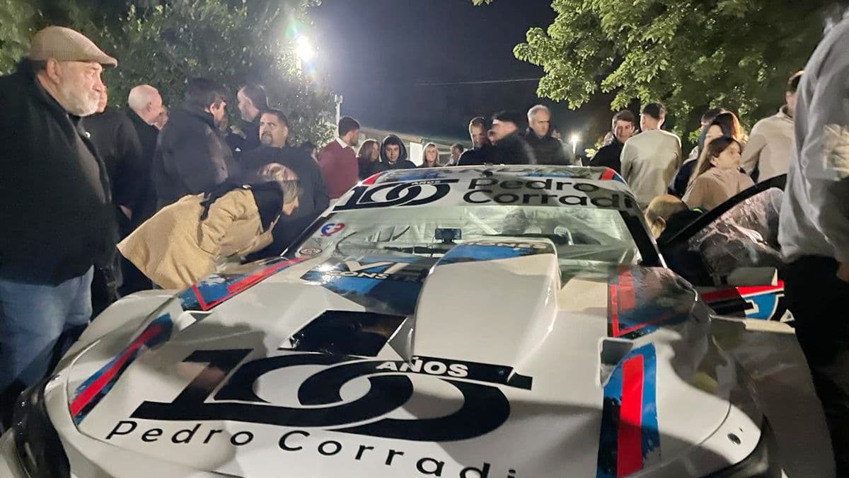 Presentaron el Toyota Camry hecho en Pergamino que debutará en el TC Pista