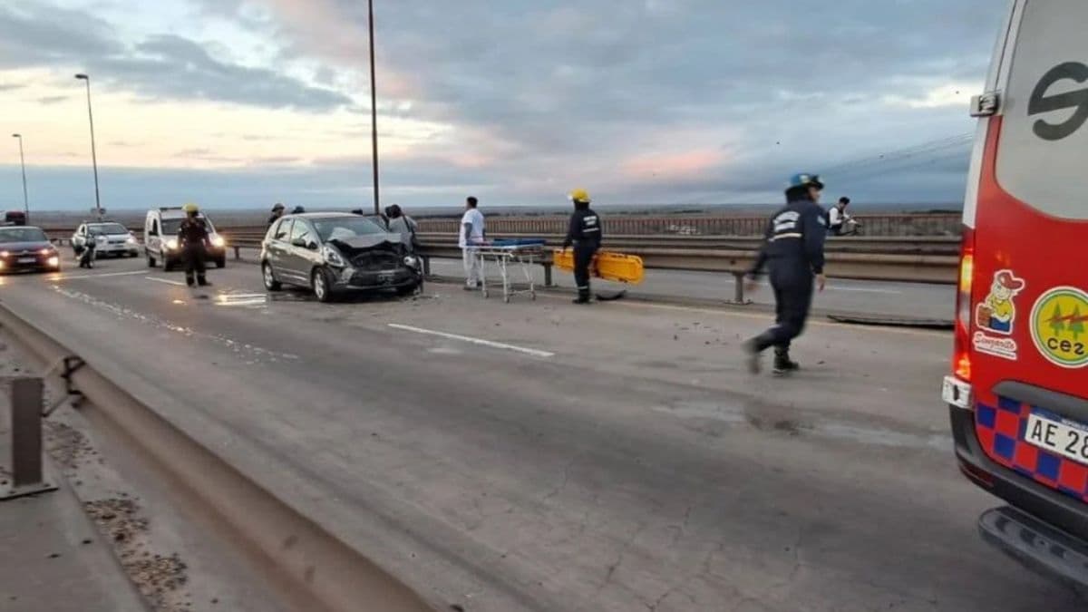 Accidente en el Puente Zárate–Brazo Largo: dos menores resultaron heridos y vehículos con daños materiales
