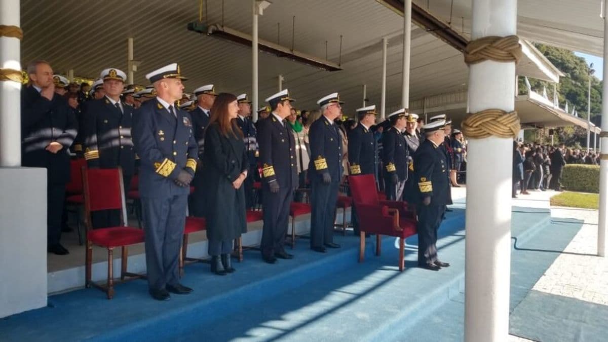 Jura a la Bandera en Zárate: emotiva ceremonia de la Prefectura con presencia del Municipio