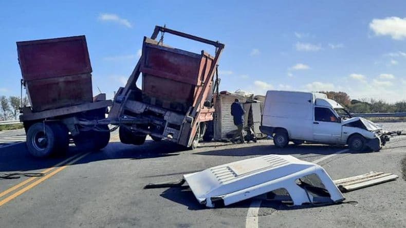 Un hombre en grave estado luego de un triple choque en la Autopista y Ruta N° 32