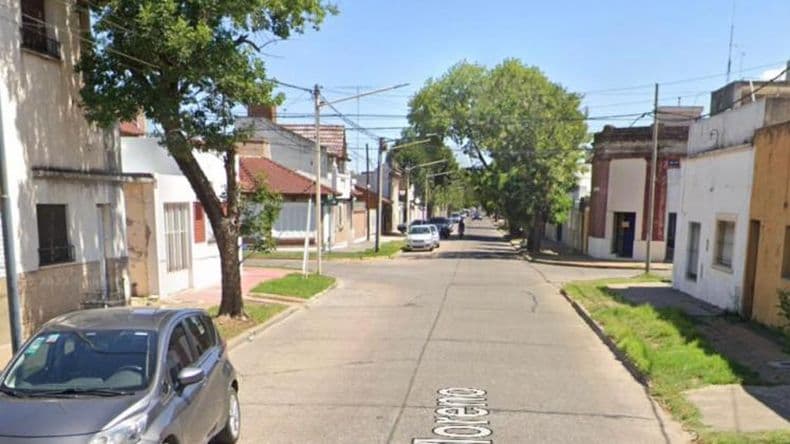Fue a arreglar un portón y el dueño de casa lo amenazó por la muerte de su perro
