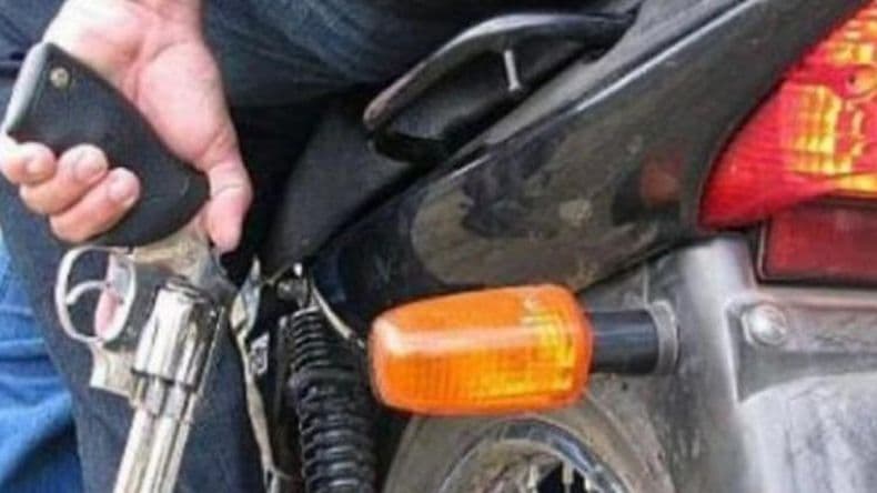 Dos sujetos a los tiros en el barrio Centenario