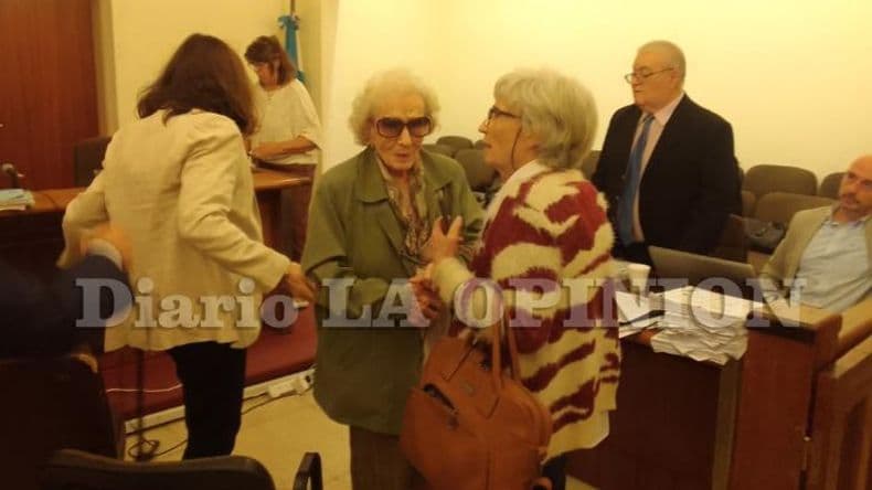 La mujer de 100 años declaró más de tres horas en el juicio por su herencia