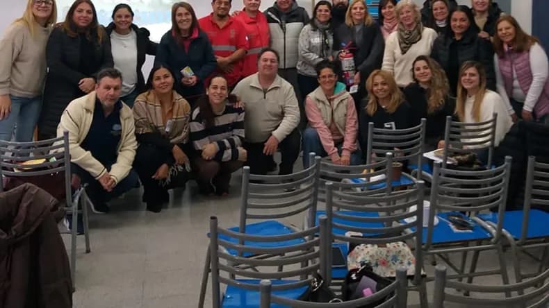 Zárate: Defensa Civil capacitó al personal del Colegio San Pablo sobre evacuación y emergencias