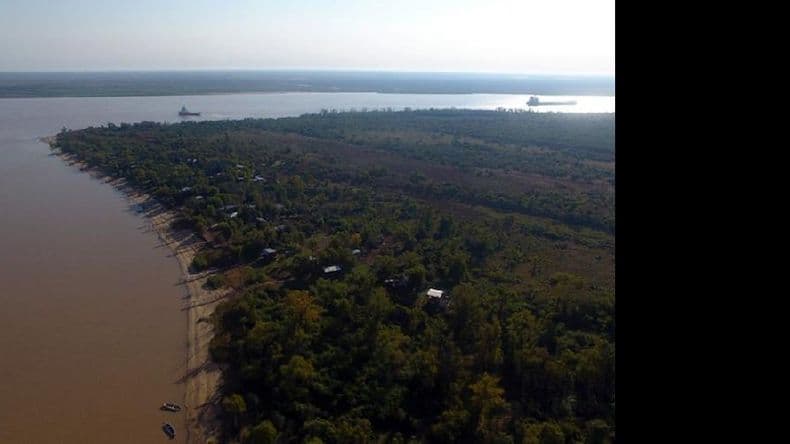 Relevamiento de ranchos en las islas Las Hermanas en Ramallo