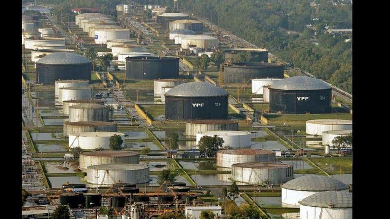 Combustibles aumentan 6%: expendedores en alerta