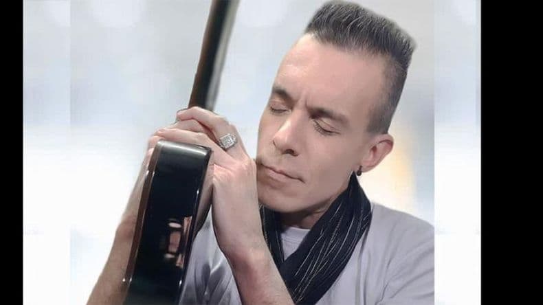 Joaquín Medrán festeja este domingo sus 29 años con la guitarra