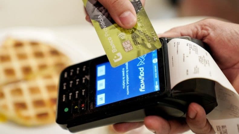 A una médica le sustrajeron la billetera del consultorio y realizaron compras con las tarjetas de crédito