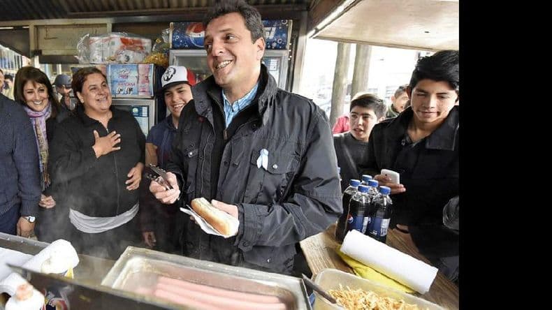Massa visitó La Matanza y cuestionó a Scioli y a Macri