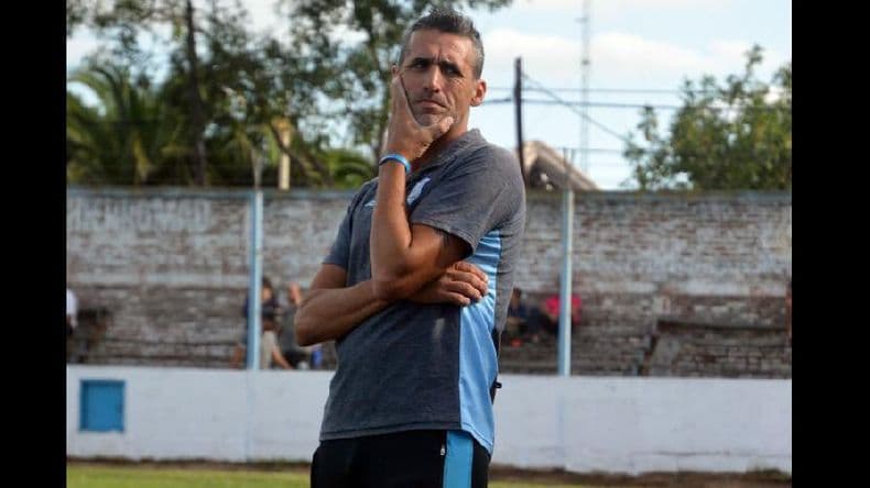 Adrián Aranda renunció a la conducción técnica de Argentino en el fútbol local