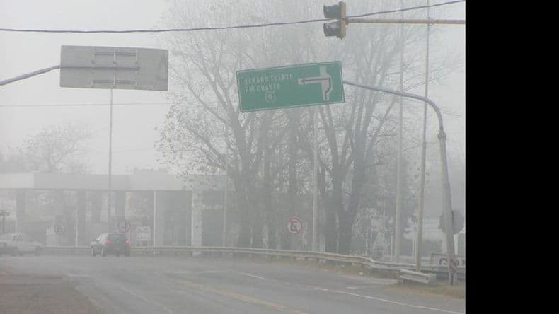 Una mañana complicada para circular por la intensa niebla