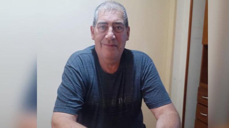 Alberto Casas, un encargado de edificio que a través de su tarea expresa un modo de ser y de vivir