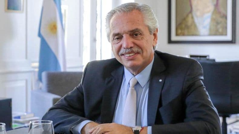 Trasladaron a Alberto Fernández a una clínica por un "cuadro de dolor lumbar agudo"