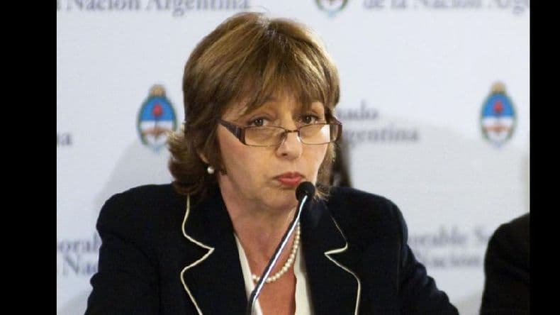 Habilitaron la feria judicial en una causa contra Gils Carbó por el nombramiento de fiscales