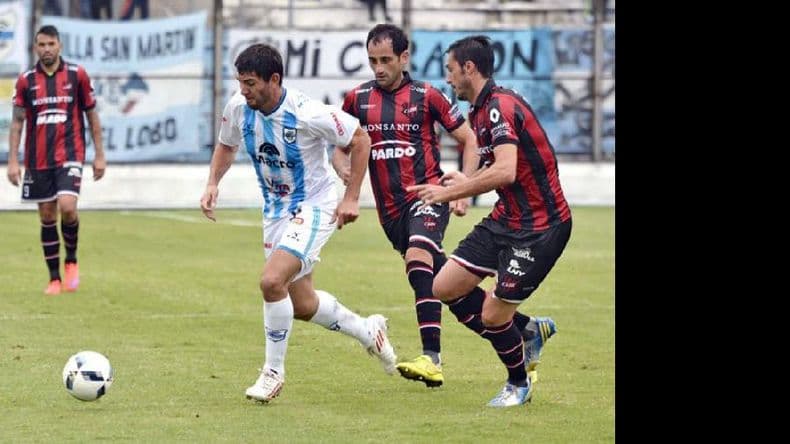 Alejandro Noriega se convertirá en el primer refuerzo de Douglas