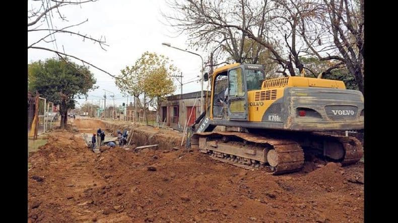 Etapa final de las obras del canal aliviador para el barrio José Hernández