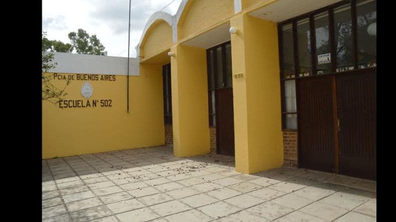 Robaron los motores de los aires acondicionados que comparten la Escuela Nº 502 y el CFI Nº 1