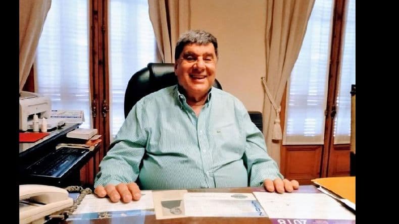 Un hombre que ejerce el Derecho con pasión y compromiso