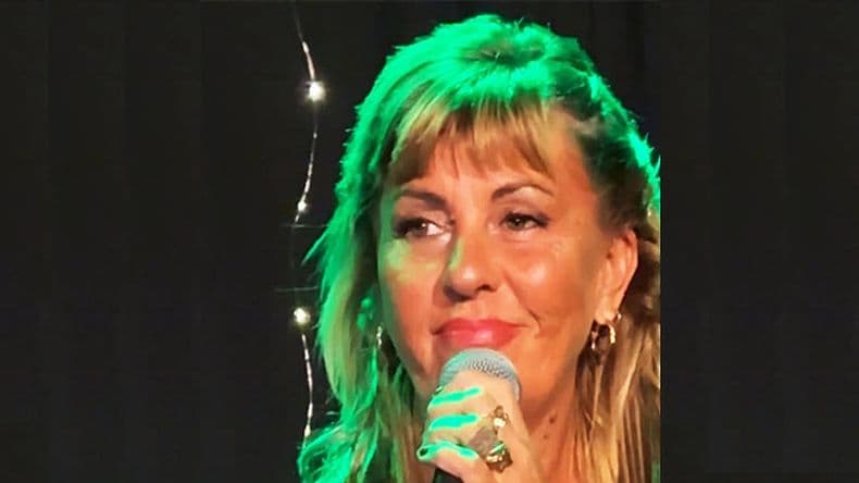 Andrea Apesteguía vuelve a escena con "Intimo", un viaje musical a través del tiempo