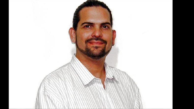 Andrés Silva, del Frente Popular, dio a conocer una síntesis de sus propuestas