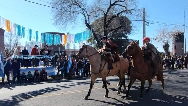 Día de la independencia: cientos de pergaminenses disfrutaron del desfile tradicional