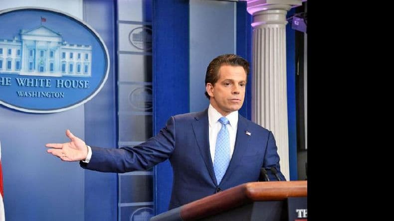 Donald Trump enfrenta una nueva crisis con la renuncia de su portavoz