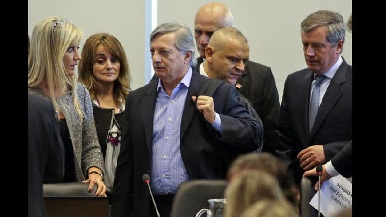 Aranguren defendió los aumentos y negó que vaya a renunciar