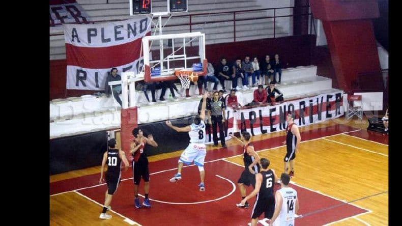 Dura derrota de Argentino ante River en el inicio de los cuartos del Federal