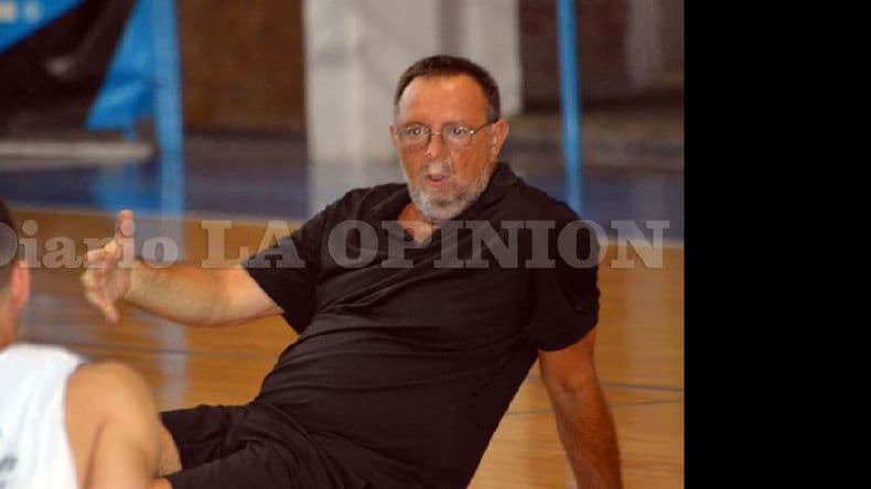 El “Loro” Maffei asumió en Argentino y tuvo su primera práctica